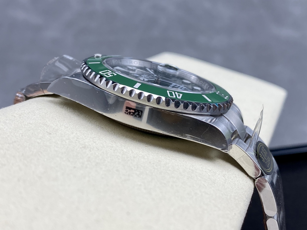 Rolex Submariner 116610LV Hulk Green Dial Green Ceramic Bezel Clean Factory 1:1 Best Edition 904L SS Case and Bracelet S3135 - Image 6