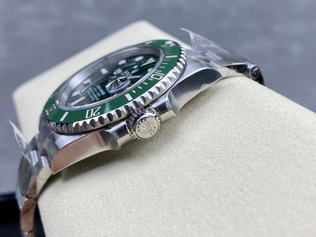 Rolex Submariner 116610LV Hulk Green Dial Green Ceramic Bezel Clean Factory 1:1 Best Edition 904L SS Case and Bracelet S3135 - Image 7