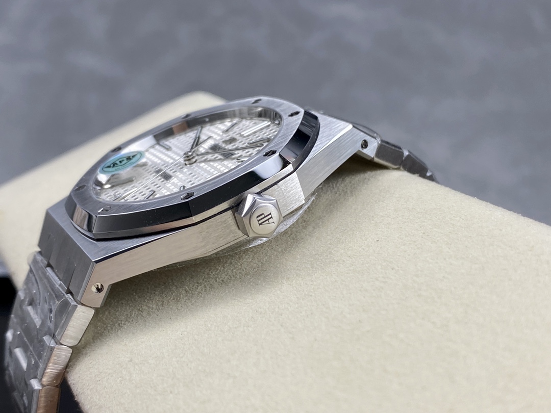 Royal Oak 15400 0037