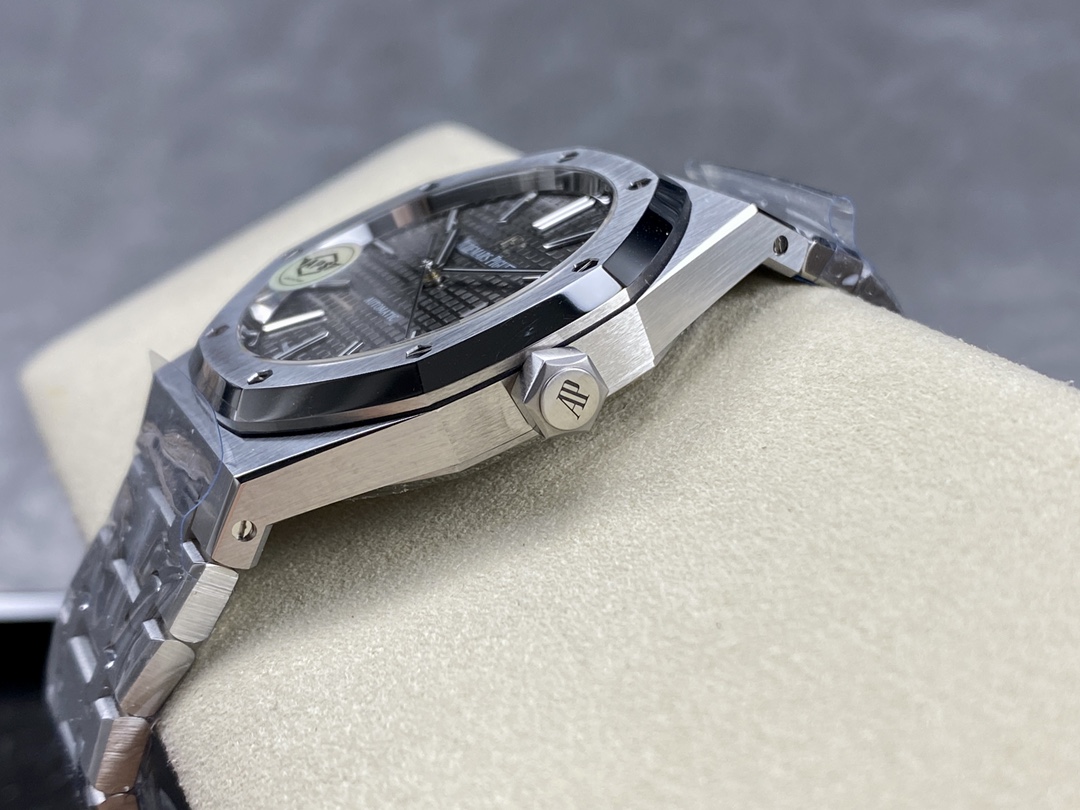 Royal Oak 15400 0047