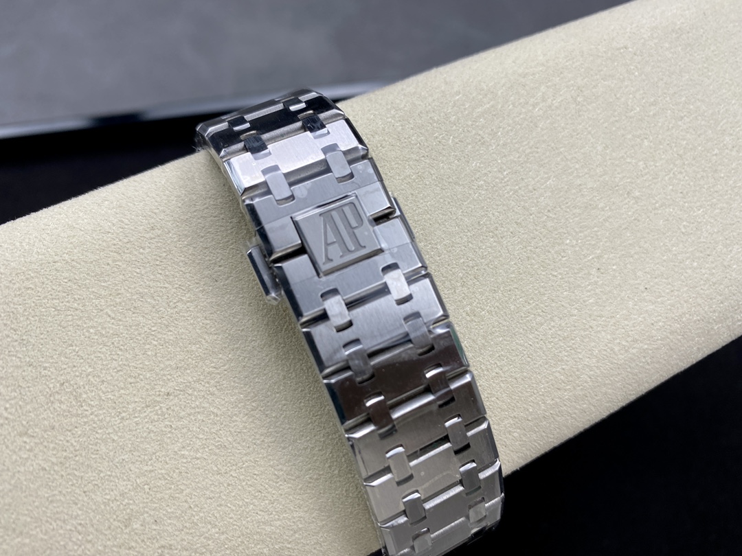 Royal Oak 41mm 15500 APS Factory White Dial 4302 Movement - Image 8